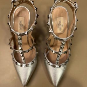 Valentino studded pumps silver